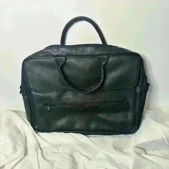Maxmore Travelwell synthetic leather computer or travel bag.  Like New. Unisex. - Picture 1 of 12